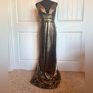 Elegant Gold Maxi Dress